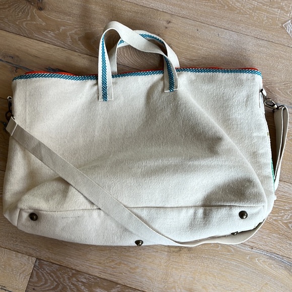 Chloe & Lex Mandala Weekender Bag - Picture 2 of 9